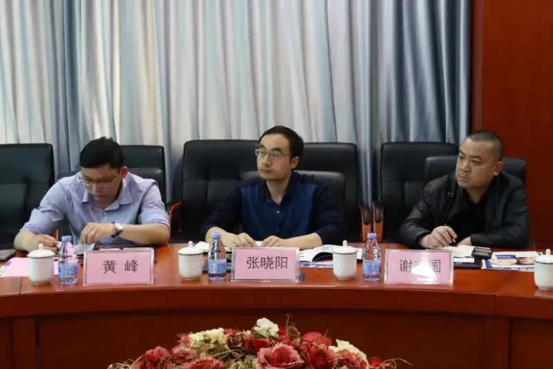 桂林市科學(xué)技術(shù)局局長(zhǎng)張曉陽蒞臨桂林南藥調(diào)研指導(dǎo)工作 桂林市科學(xué)技術(shù)局局長(zhǎng)張曉陽蒞臨桂林南藥調(diào)研指導(dǎo)工作